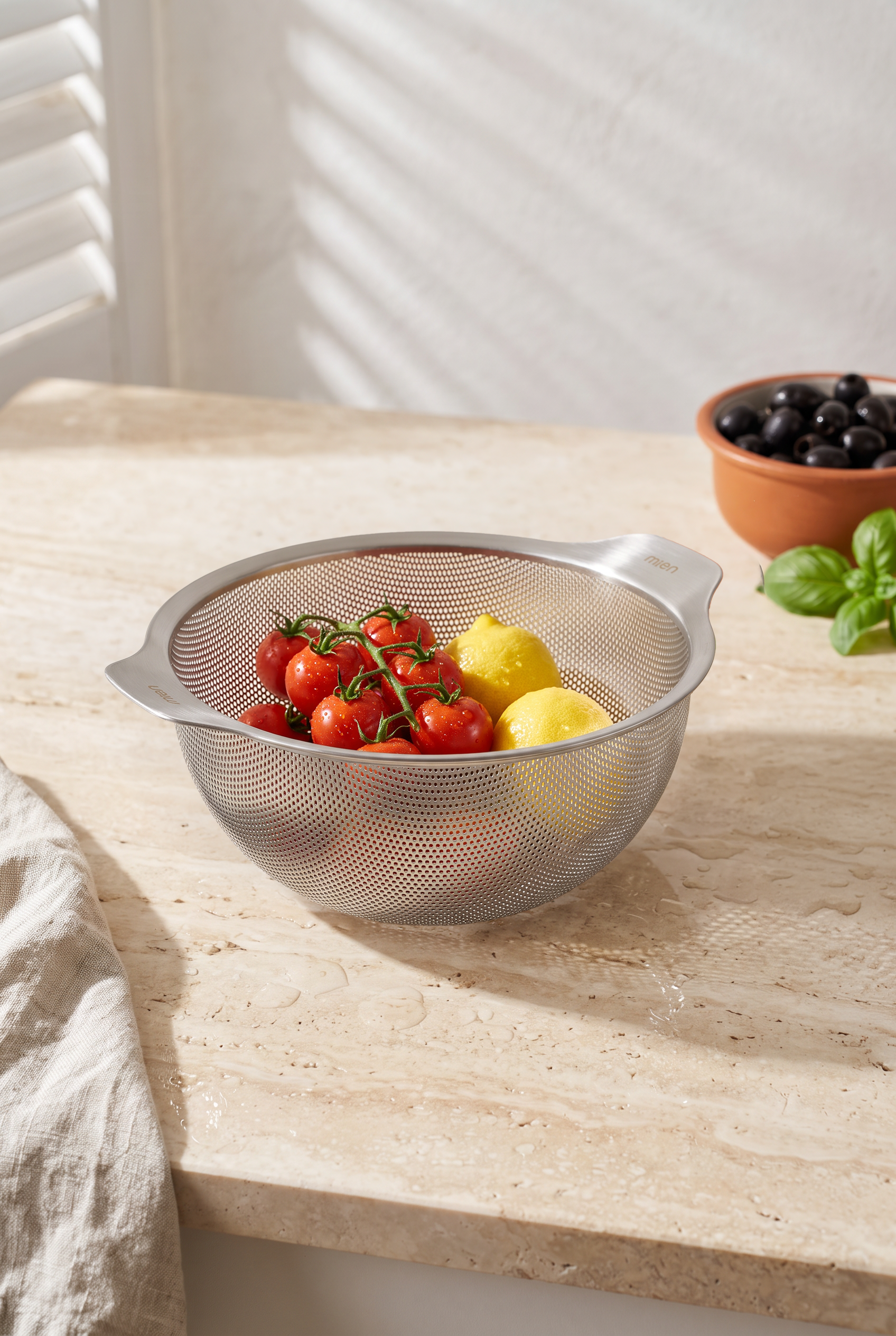 KULPLU PASLANMAZ ÇELİK SÜZGEÇ 18 CM 